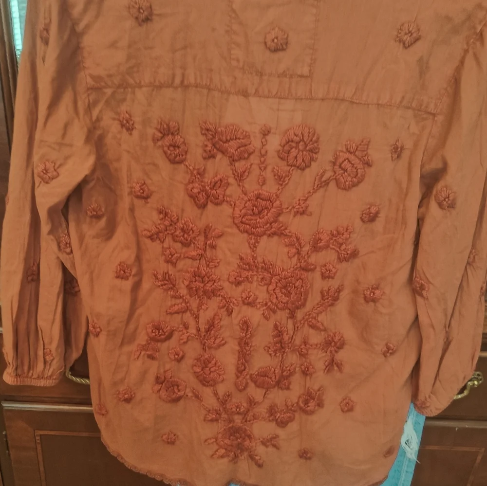SOLD ..Burnt orange top nwt - Picture 3 of 8
